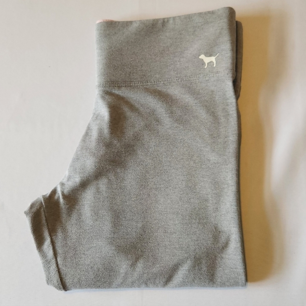 1Pink by Victoria's Secret Yoga capri leggings in size medium